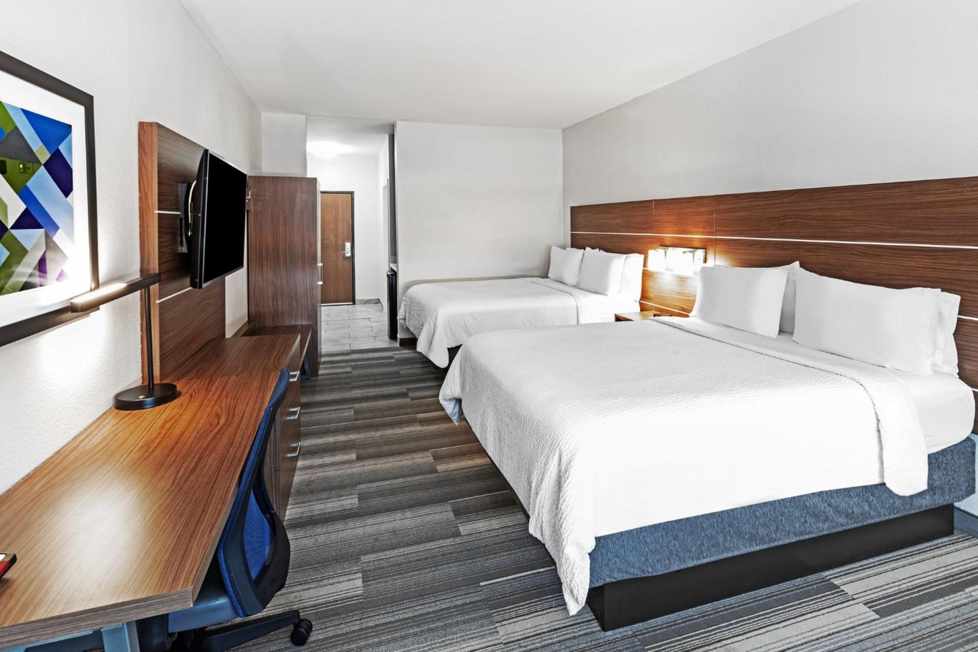 Holiday Inn Express & Suites Del Rio By Ihg Exterior photo